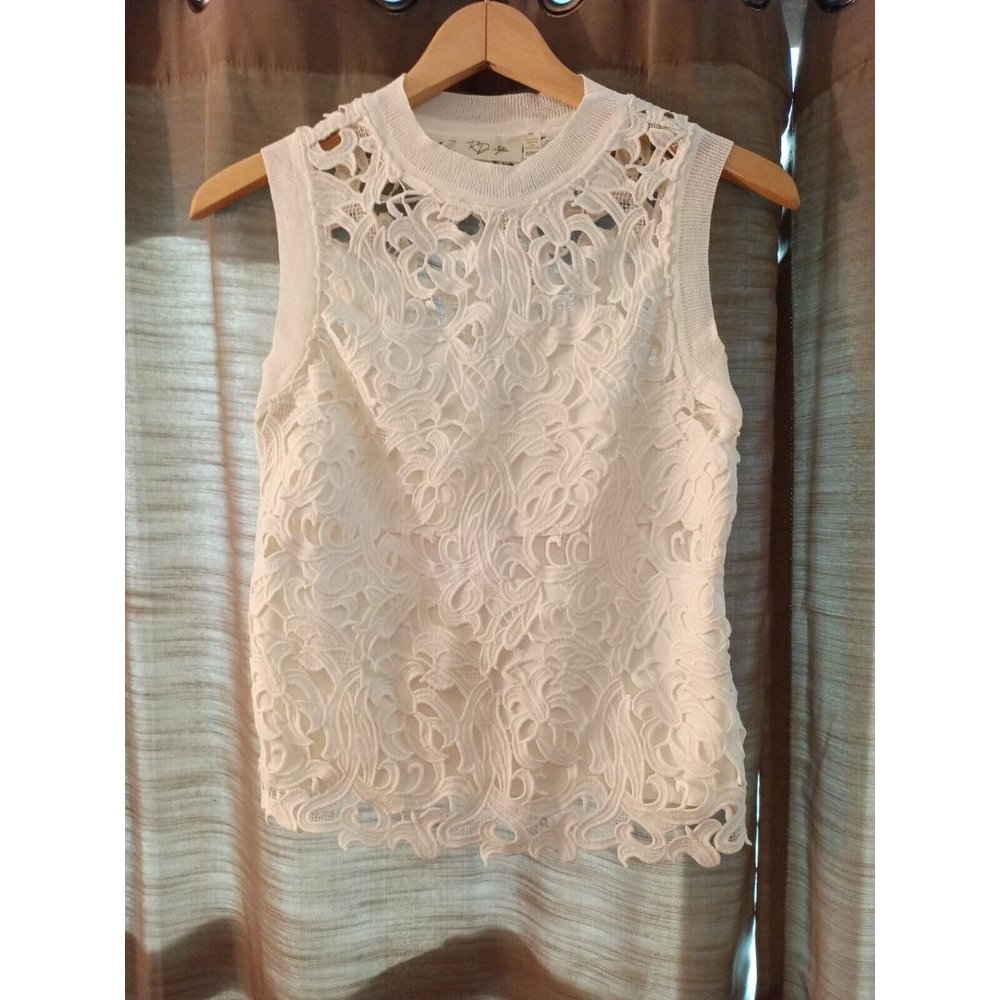 Women's RD Style White Eyelet Lined Career/Casual Blouse Size XSmall